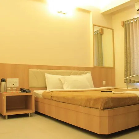 Hotel Sai Gurusthan Shirdi Exterior photo