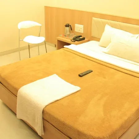 Hotel Sai Gurusthan Shirdi Exterior photo
