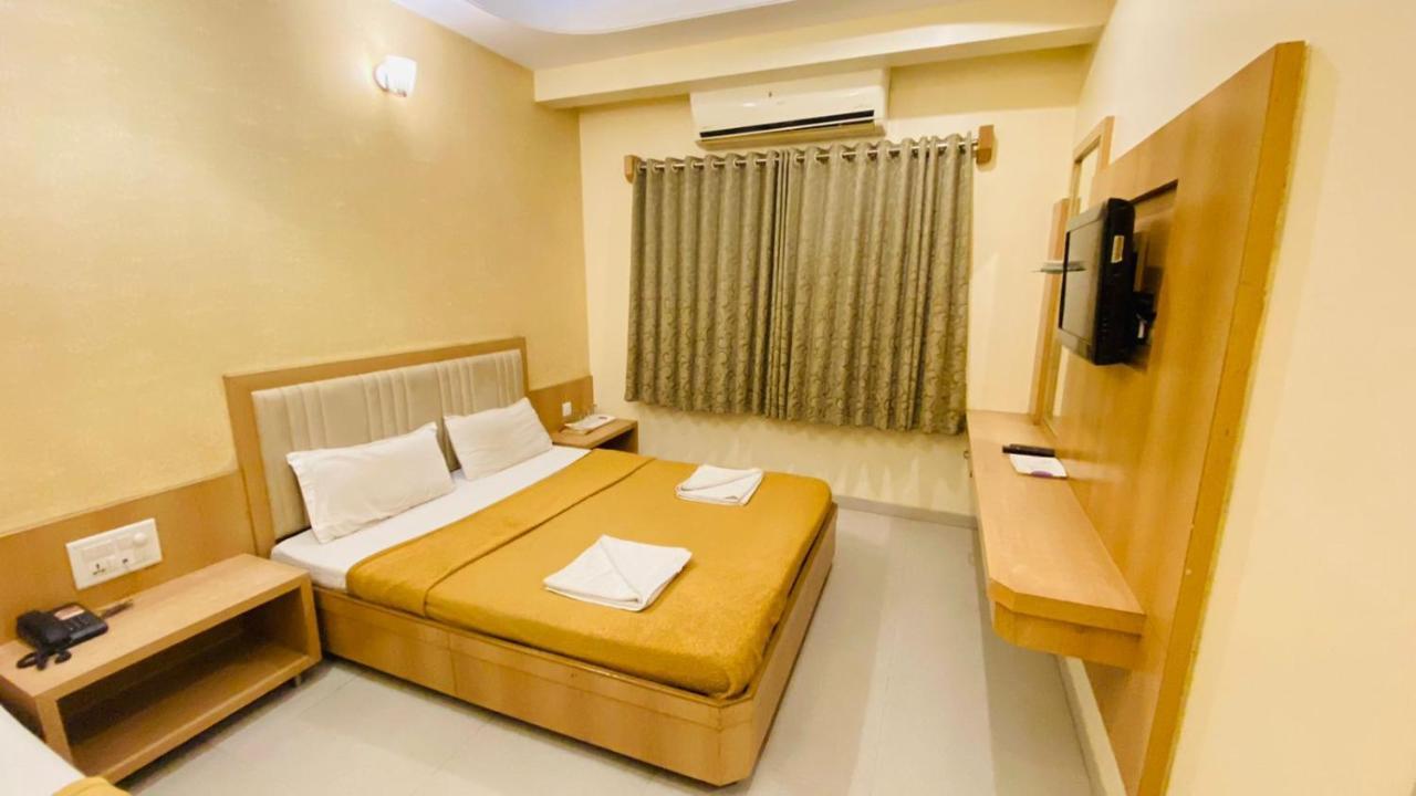 Hotel Sai Gurusthan